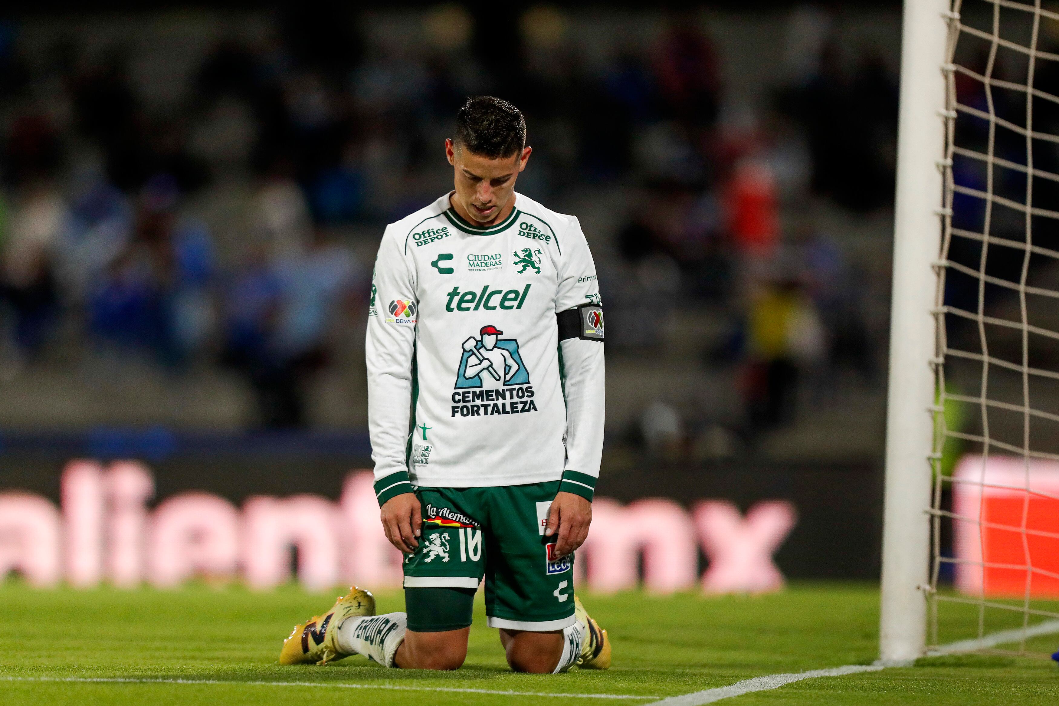 Club León y James Rodríguez cayeron ante el Cruz Azul de Kevin Mier y fueron eliminados del Clausura Mexicano. EFE/ Isaac Esquivel