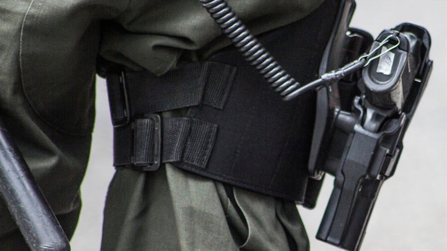 Robaron a un policía en Bogotá: le quitaron el carro y el arma. Foto: Getty Images