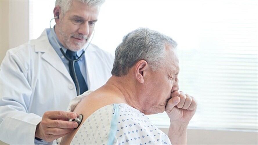 El hombre se encontraba internado en un hospital de california porque presentaba una fuerte tos. Foto: Getty Images