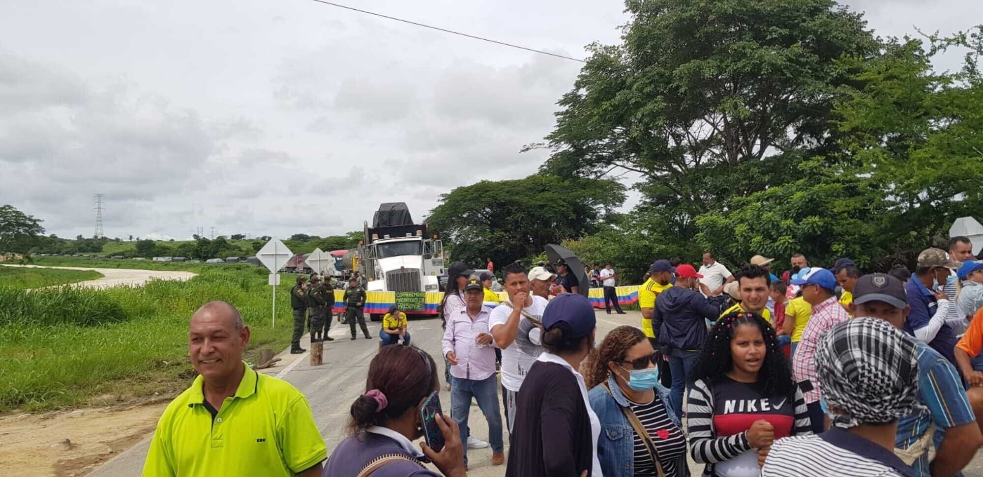 Bloqueo de la vía. Foto: Cortesía Judit Arrieta