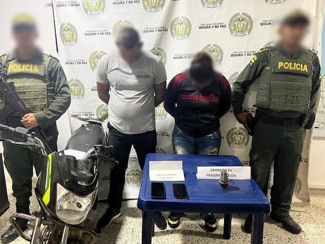 Capturan a pareja señalada de intimidar con granada de fragmentación en Lorica. Foto: Policía Nacional.