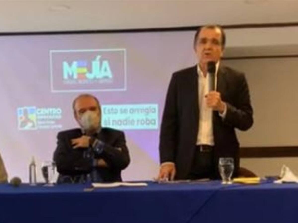 Carlos Felipe Mejía retira precandidatura presidencial para apoyar a Zuluaga