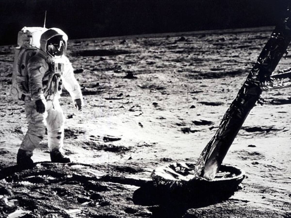 Reúnen a astronautas de Apolo en plataforma de lanzamiento 50 años después de ir a la Luna
