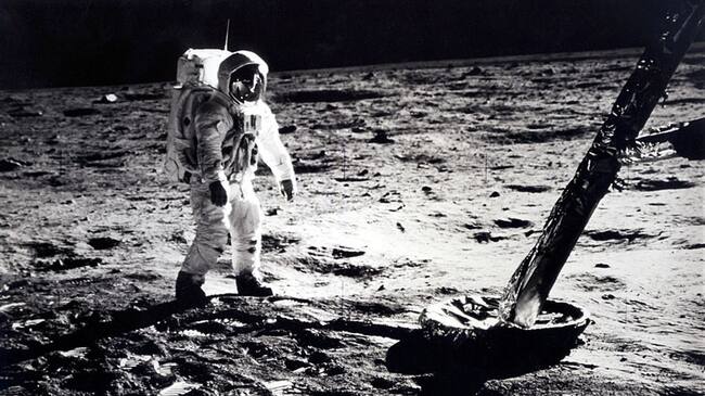 Su comandante y el primer hombre que pisó la Luna, Neil Armstrong, falleció en 2012. Foto: Getty Images