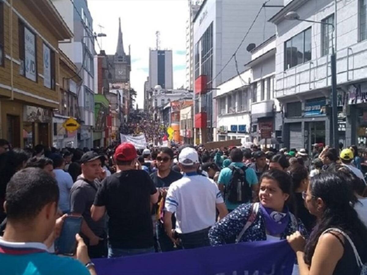 Se prohíbe en Manizales el parrillero en moto por protestas de hoy y el viernes