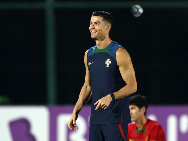 Cristiano Ronaldo en entrenamiento previo al partido contra Uruguay por el Mundial de Qatar 2022. Foto: Mohamed Farag/Getty Images