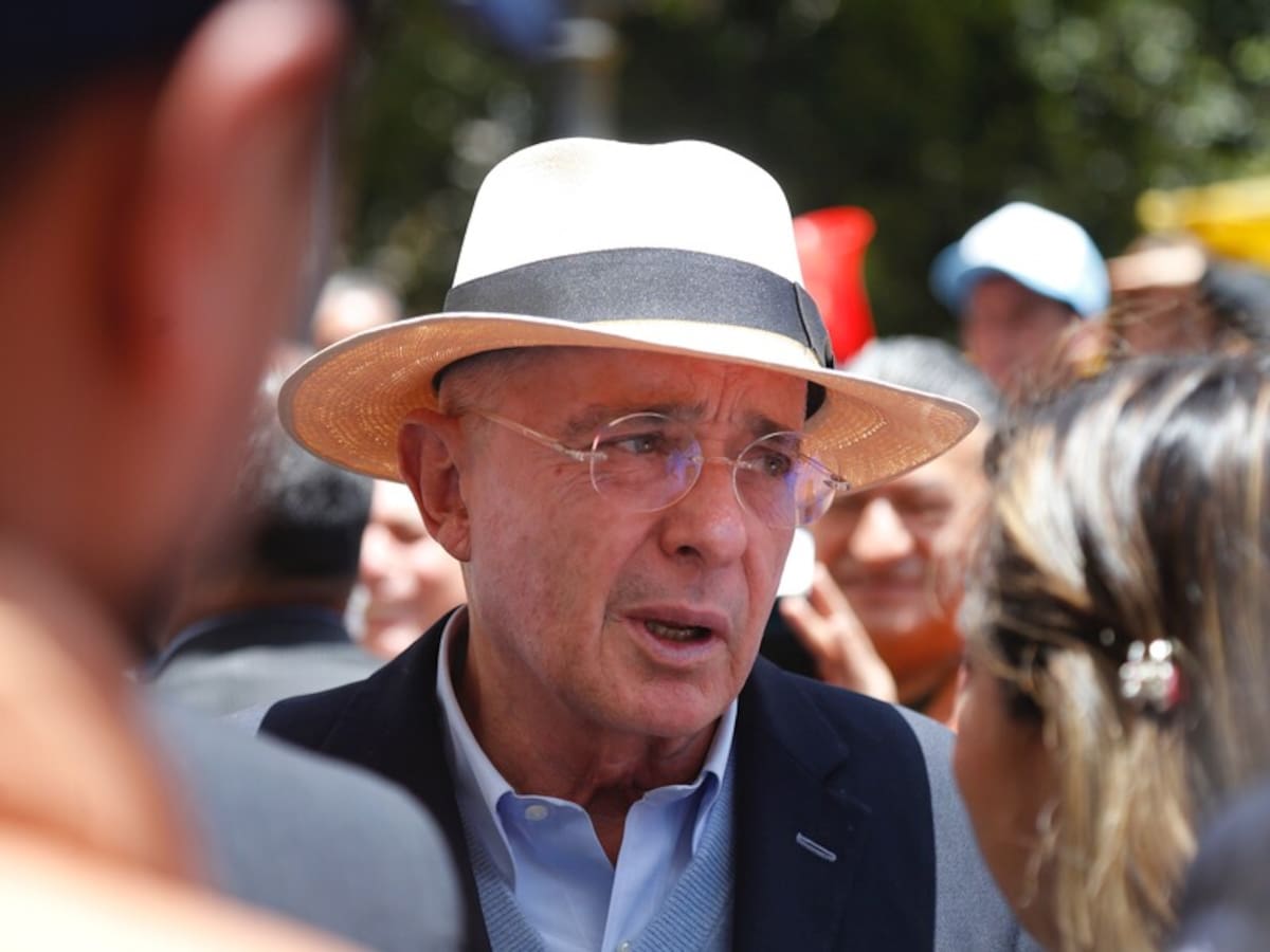 Aceptan a Mancuso sin al menos precarias verificaciones: Uribe a presidente de la JEP