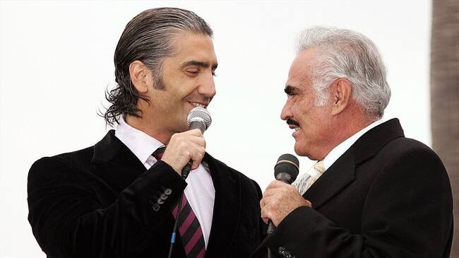 Alejandro Fernández comparte sentidas palabras para su papá en su hospitalización. Foto: Getty Images / Frazer Harrison / Fotógrafo de plantilla