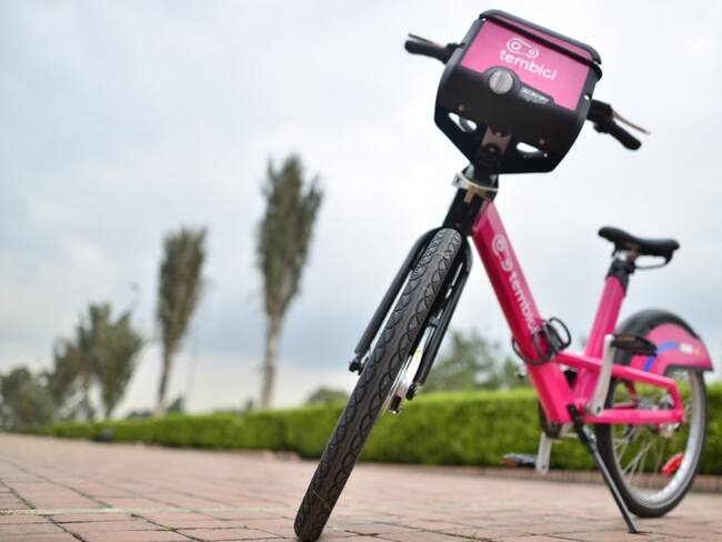 Firman acta de inicio para sistema de bicicletas compartidas en Bogotá. Foto: Secretaría de movilidad