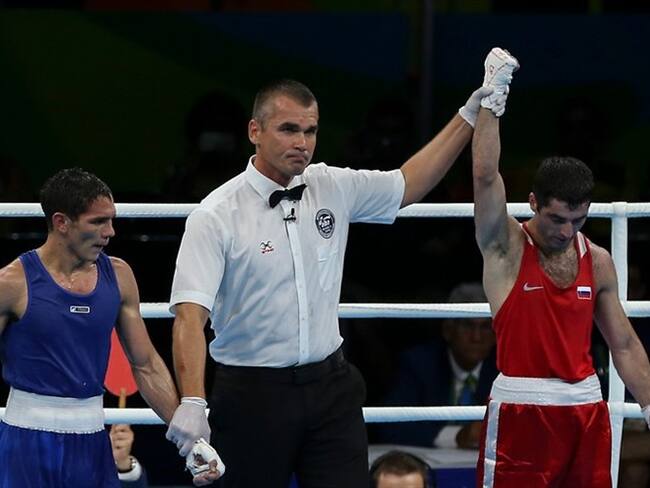 El colombiano Céiber Ávila (Azul) quien perdió ante el ruso Misha Aloian (Rojo). Foto: Colprensa