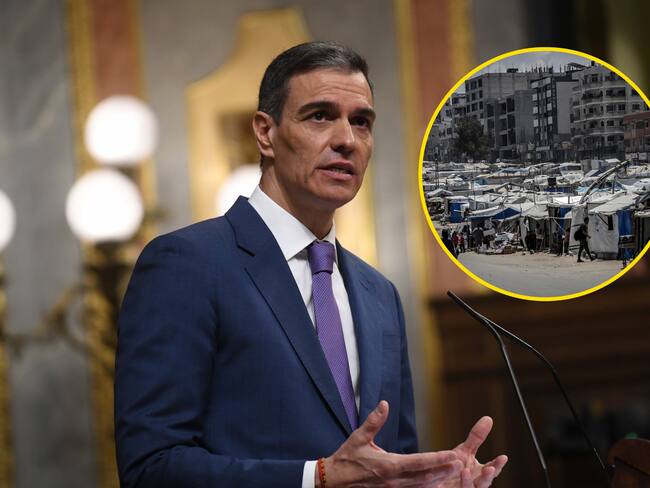 Presidente de España, Pedro Sámchez. FOTO: Fernando Sanchez/Europa Press via Getty Images. // Campamento de desplazados en Franja de Gaza. FOTO: SAEED JARAS/Middle East Images/AFP via Getty Images