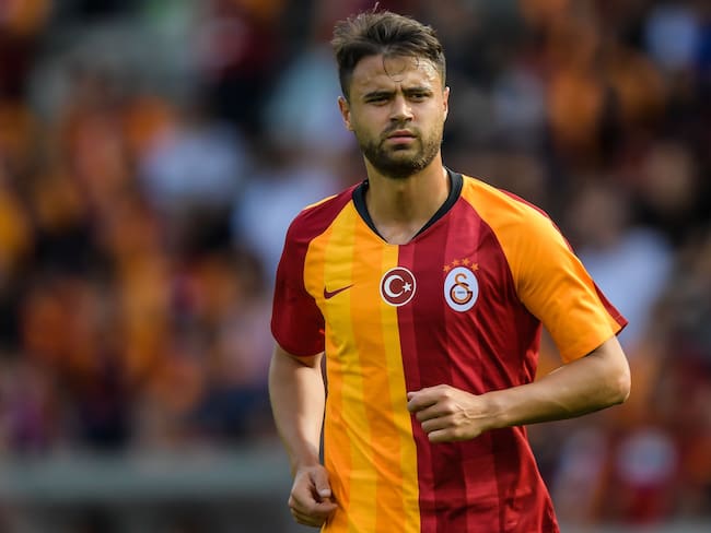 Exdefensor del Galatasaray Ahmet Çalik