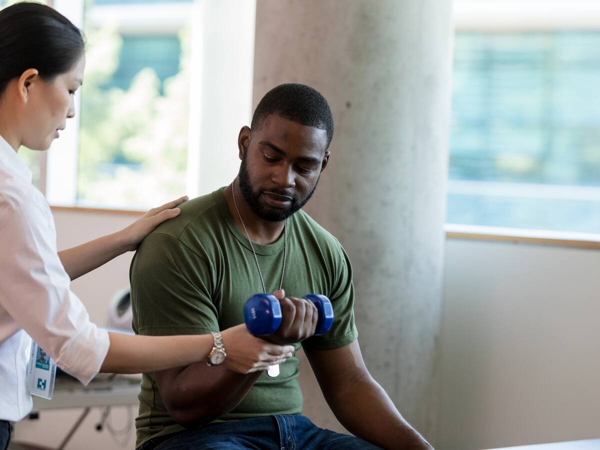 ¿Cómo es el proceso de rehabilitación para soldados heridos en combate? Fisioterapeuta explicó