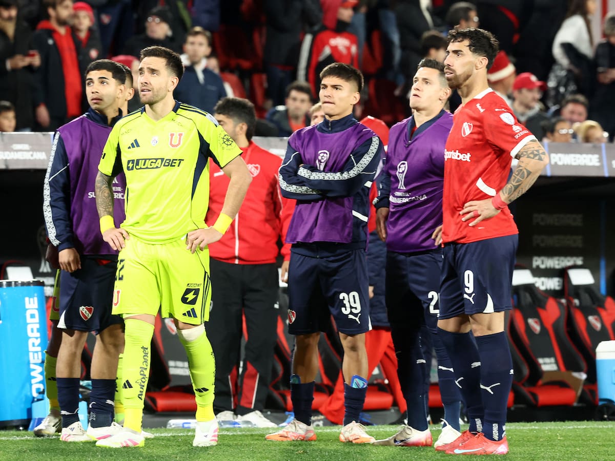 Partido de Copa Sudamericana entre U. de Chile e Independiente fue suspendido por incidentes