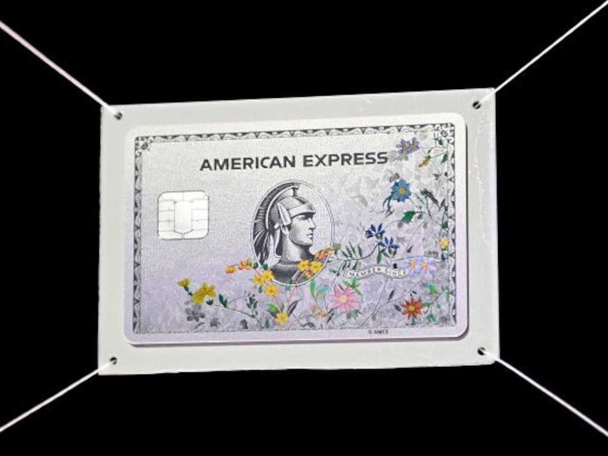 American Express también suspendió operaciones en Rusia
