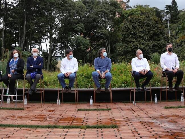 Los miembros de la Coalición invitaron a líderes sociales, mujeres, jóvenes, indígenas, afrocolombianos, víctimas del conflicto, empresarios y artistas a sumarse al proyecto político. Foto: Colprensa / CAMILA DÍAZ