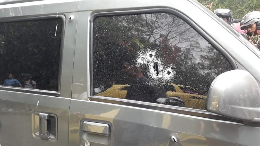 Las autoridades realizan un plan candado en la zona para dar con los responsables que abandonaron la motocicleta e ingresaron a zona boscosa. Foto: suministrada