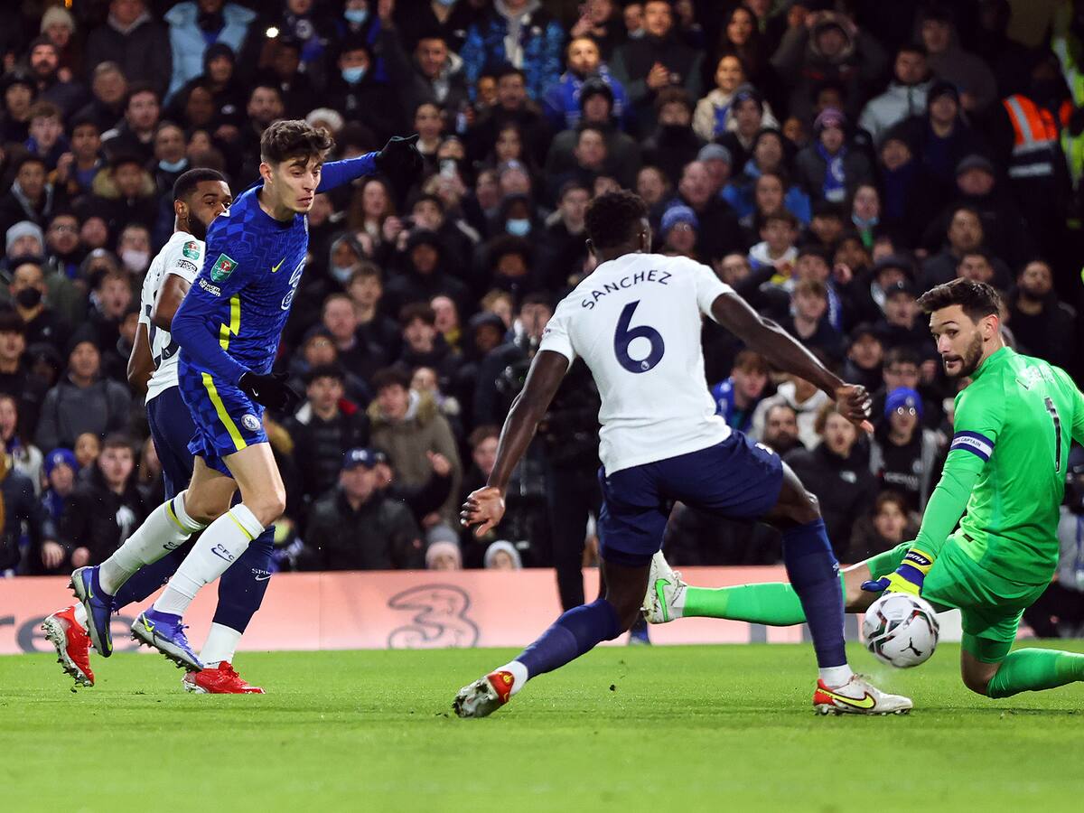 Regular partido de Davinson Sánchez en la derrota del Tottenham ante el Chelsea