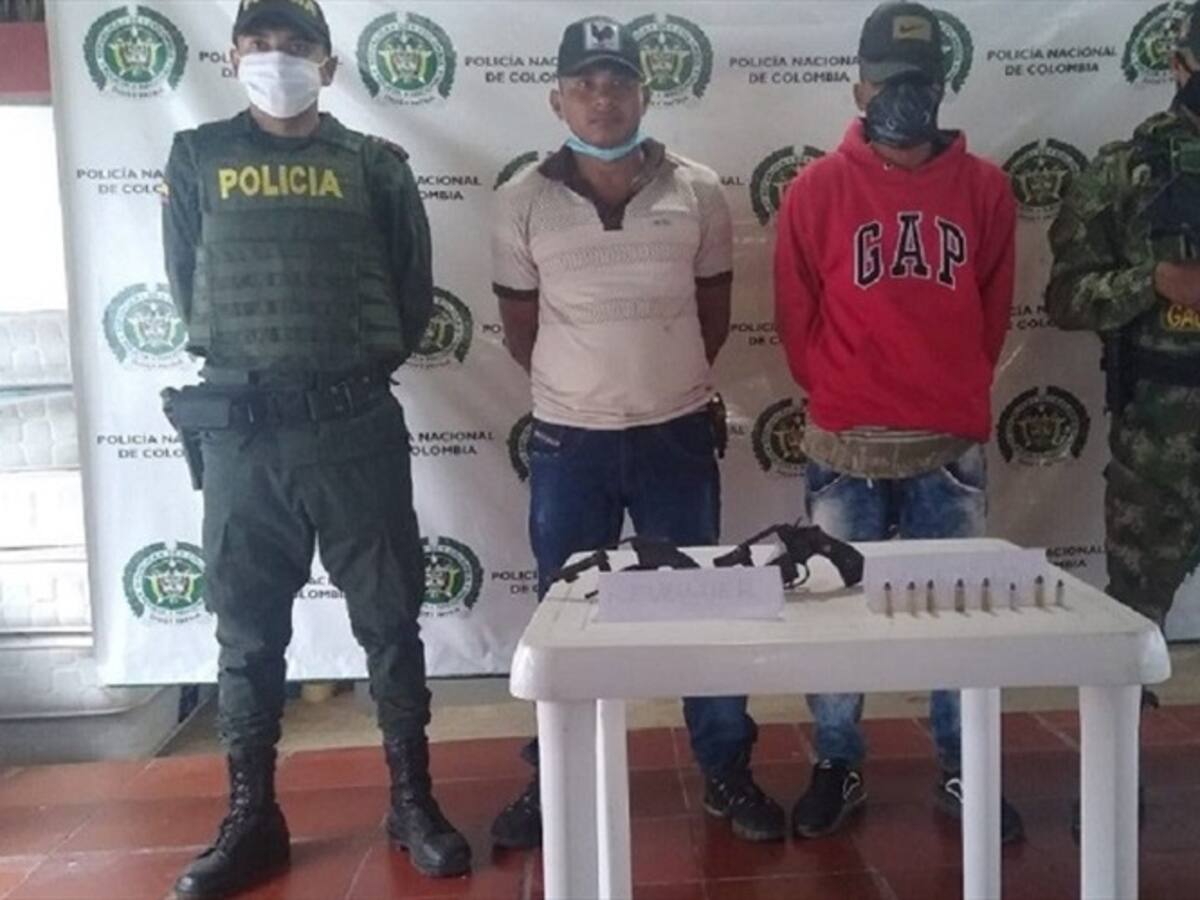 Capturan a dos hombres con armas de fuego en zona rural de Pueblo Nuevo, Córdoba