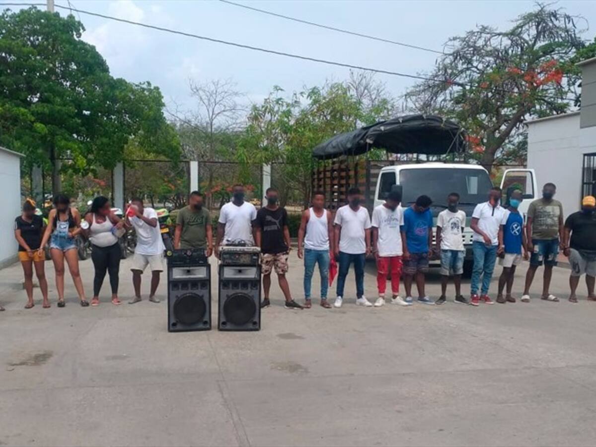 En Cartagena, capturan a 18 personas que violaban aislamiento en una fiesta clandestina