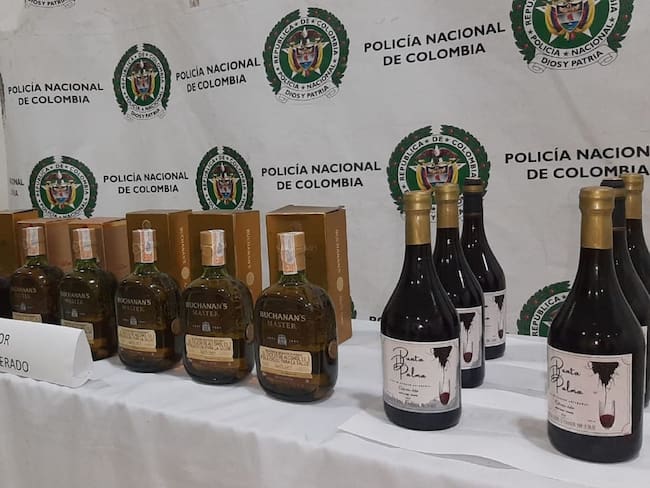 Cerca de 2.000 botellas de licor adulterado se han incautado en Montería. Foto: Policía Nacional (referencia).