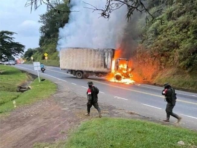 Más de 10 vehículos incinerados: balance de Fedetranscarga sobre el paro armado