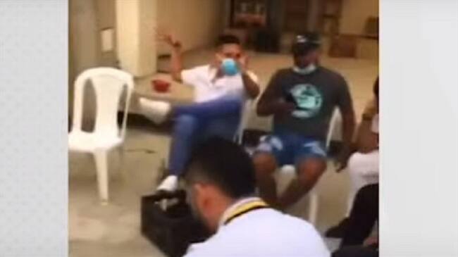 El periodista Carlos Franco manifestó en Sigue La W que estas personas rompieron los vidrios de su casa. . Foto: