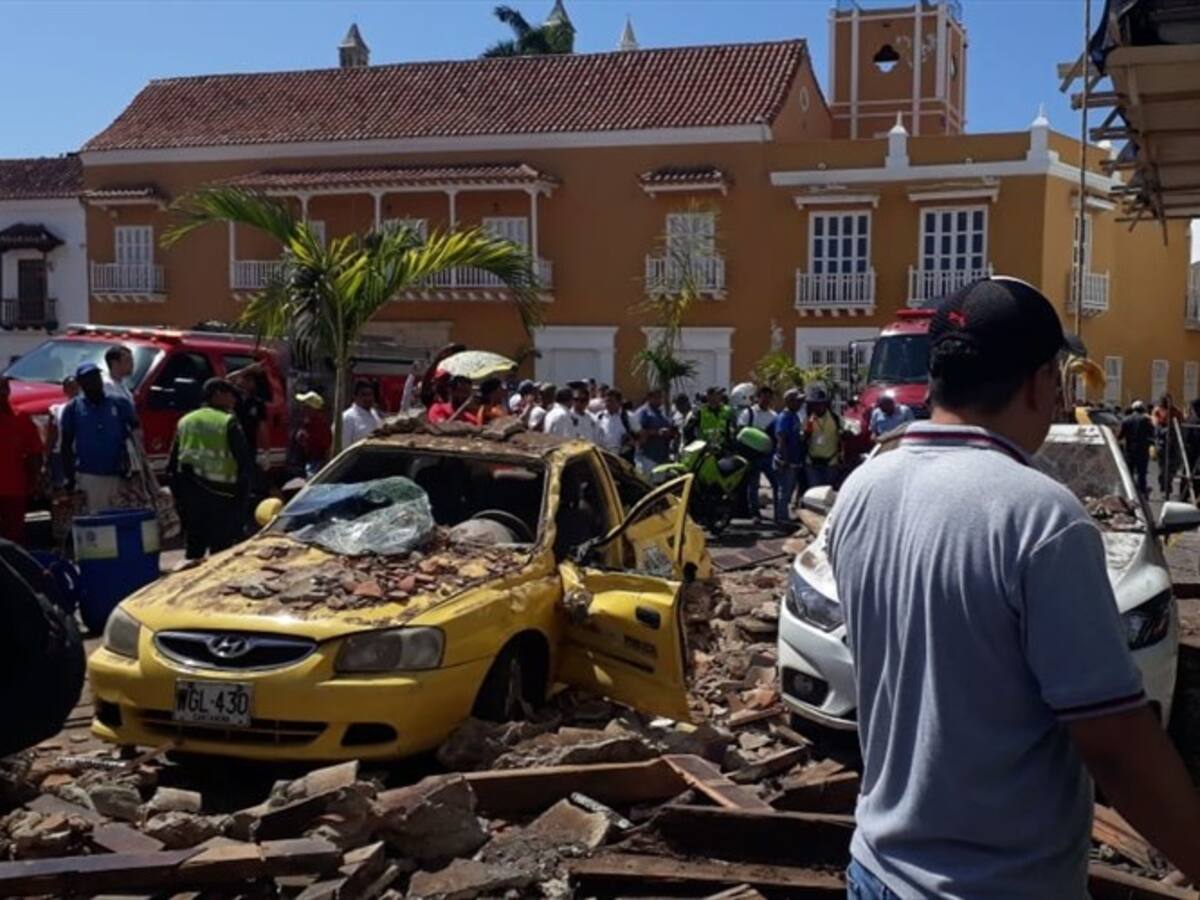 Desplome de un balcón en el Centro Histórico de Cartagena deja una persona herida