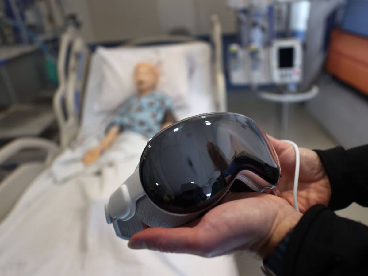 Así se usó el Apple Vision Pro y la inteligencia artificial en una cirugía