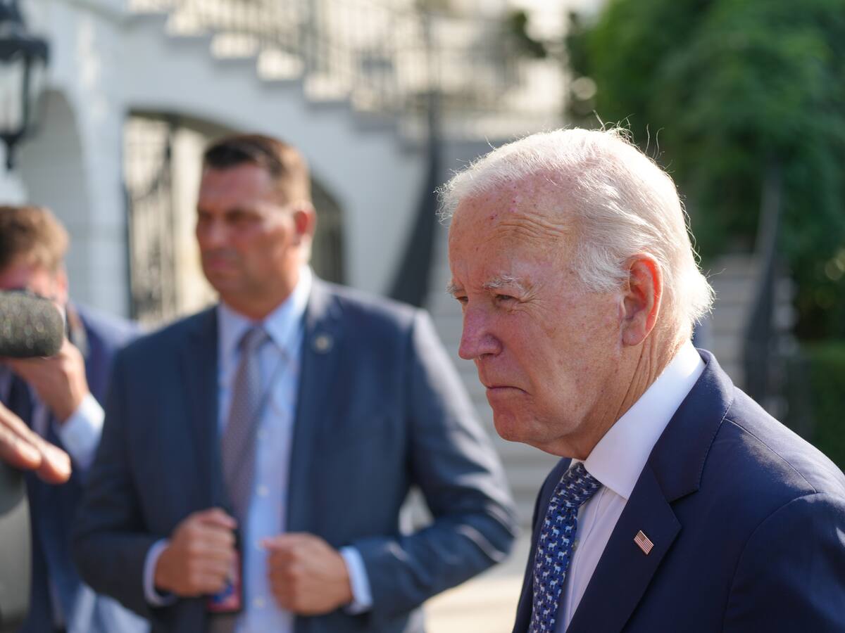 Juez de EEUU bloqueó temporalmente nuevo plan de Biden de condonación de deuda estudiantil