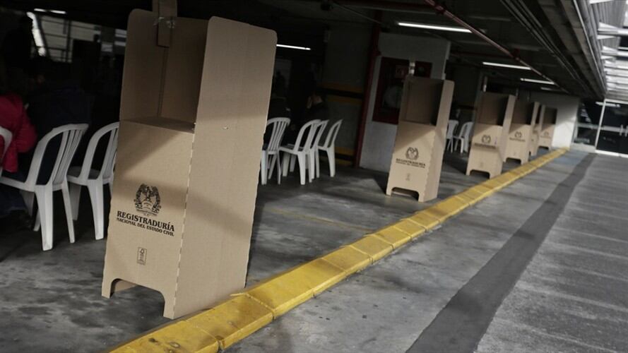 Aunque los funcionarios fueron despojados de sus elementos de trabajo se encuentran a salvo. Foto: Colprensa