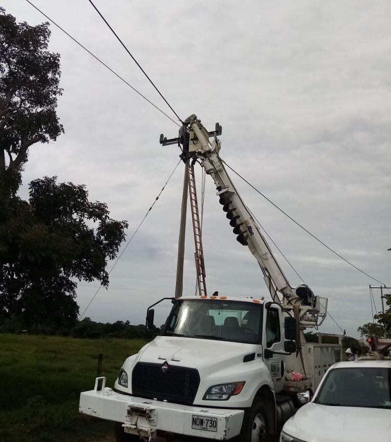 Intensas lluvias y vientos huracanados afectan red eléctrica en más del 50% del territorio cordobés. Foto: prensa Afinia.