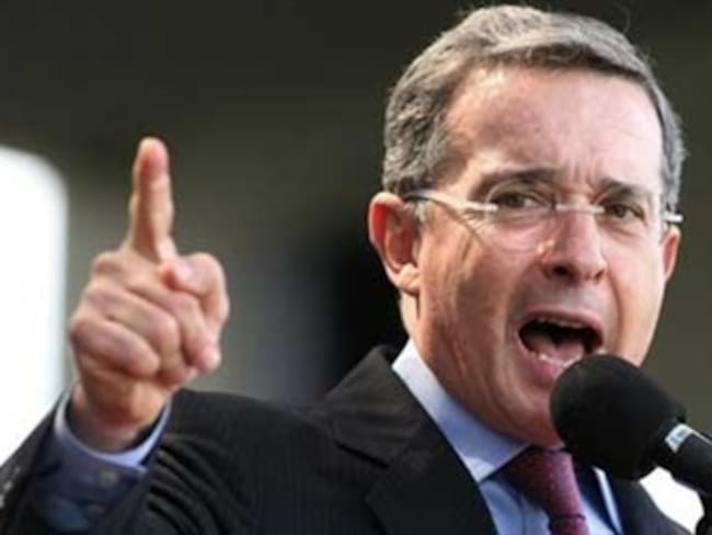 ‘El terrorismo sabe convertir a algunos países en idiotas útiles’: Presidente Uribe