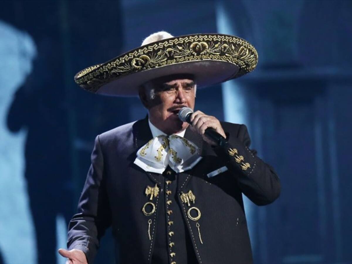 Confirman que Vicente Fernández ya no está intubado y fue sometido a traqueotomía