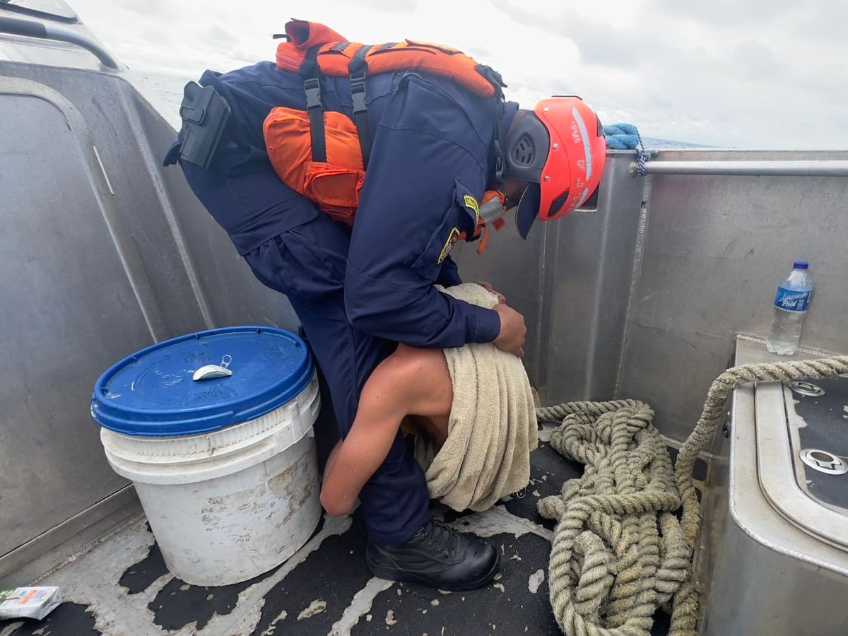 Tres panameños fueron rescatados en aguas del Pacífico colombiano