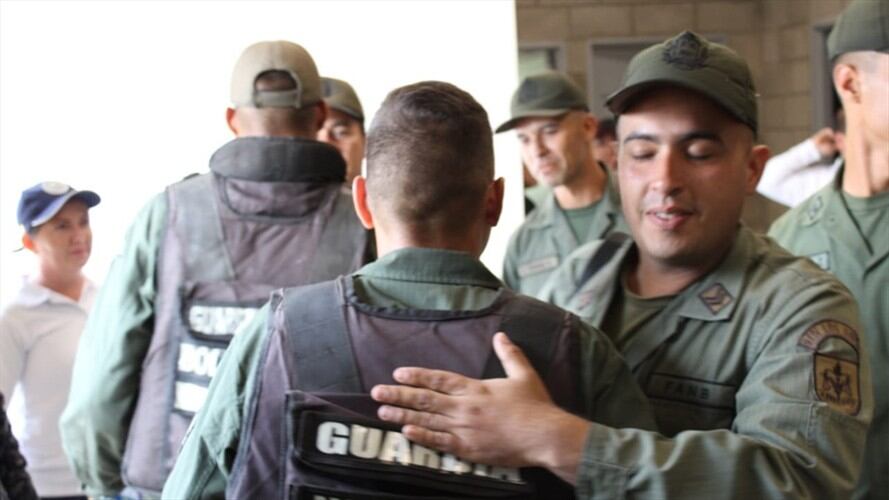 Condiciones para acceder a la ayuda para militares desertores de Venezuela. Foto: Colprensa