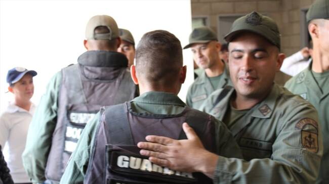 Condiciones para acceder a la ayuda para militares desertores de Venezuela. Foto: Colprensa