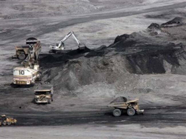 Gobierno reconoció que negativa a ocho licencias ambientales está frenando producción de carbón en 2012