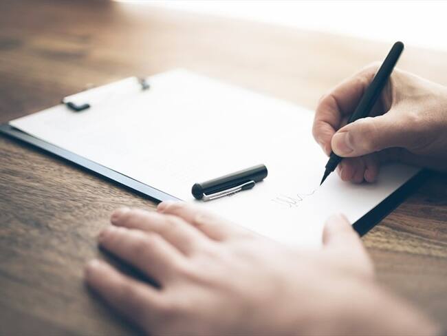 Esto es lo que debe tener en cuenta al momento de hacer la afiliación a los riesgos laborales.. Foto: Getty Images