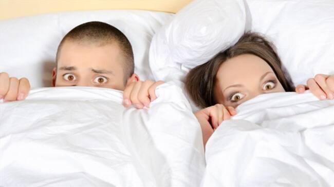 El sujeto se encontraba completamente desnudo cuando el esposo de la mujer llegó a la casa.. Foto: Getty Images