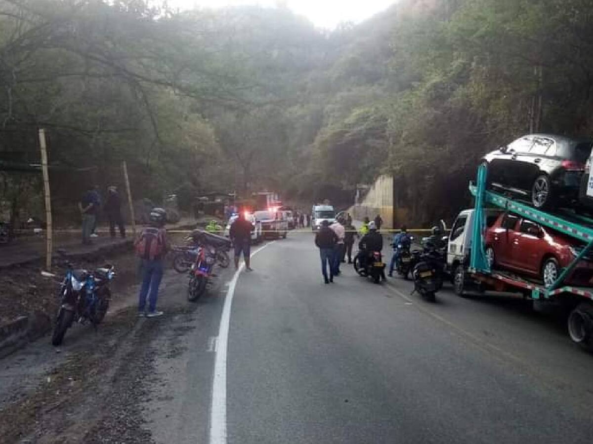 Seis personas heridas en vía de San Gil tras activación de artefacto explosivo