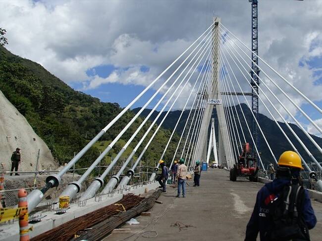 Se acabó enero y sigue sin funcionar el puente Hisgaura, que tuvo un costo de casi 100.000 millones de pesos. Foto: