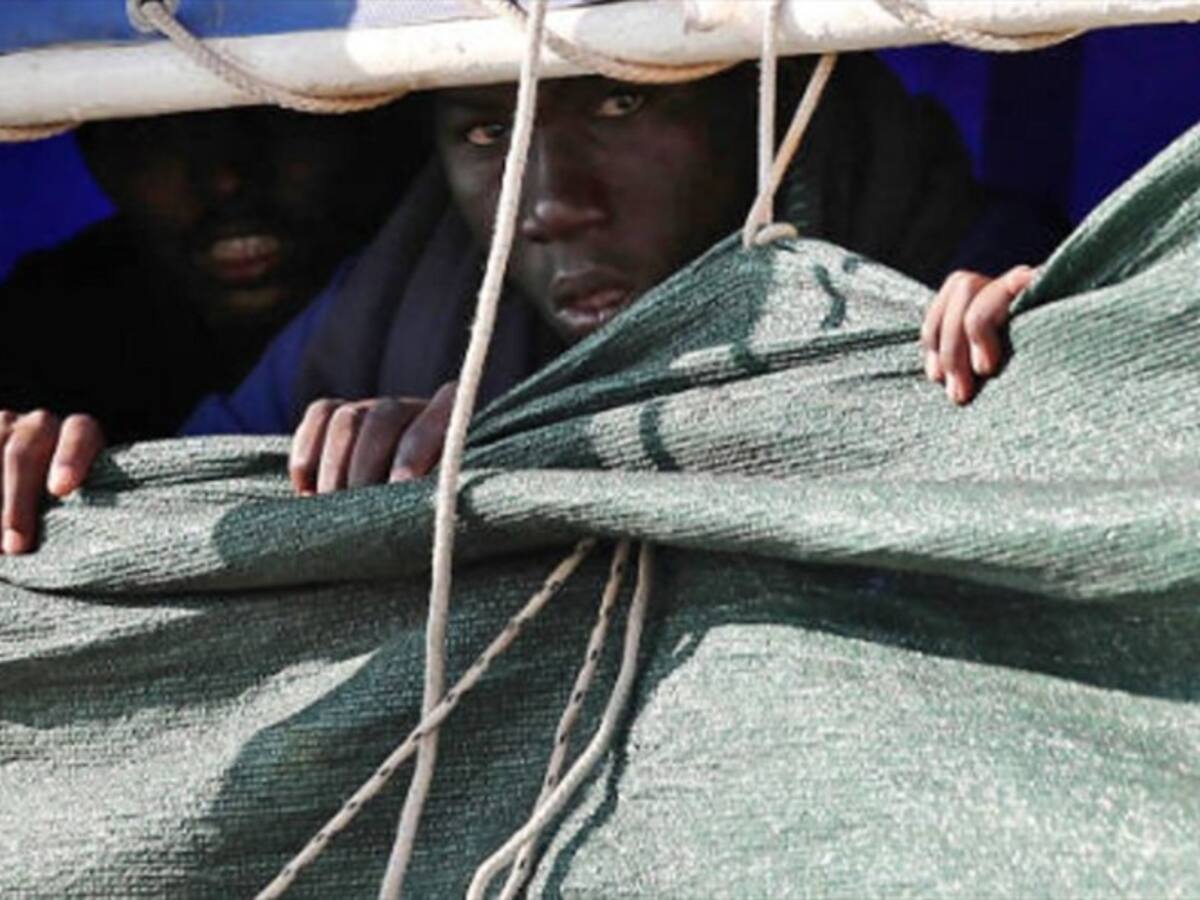 El médico que cuida a los inmigrantes del barco Aquarius