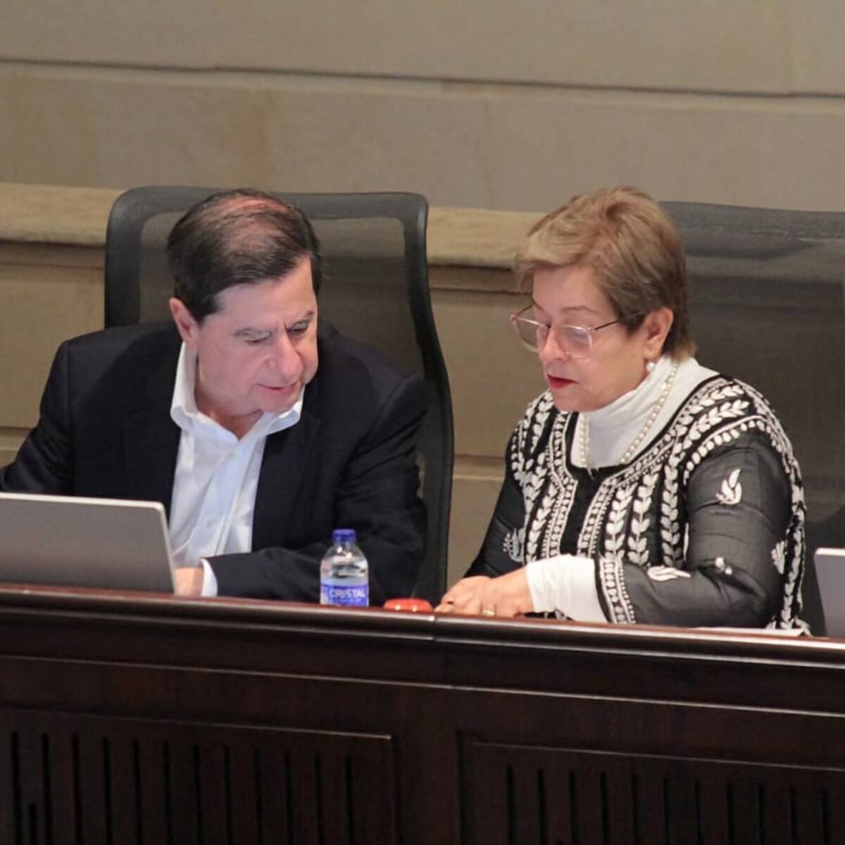 Debate de congresistas: ¿licencias de reforma laboral promoverán el desempleo?