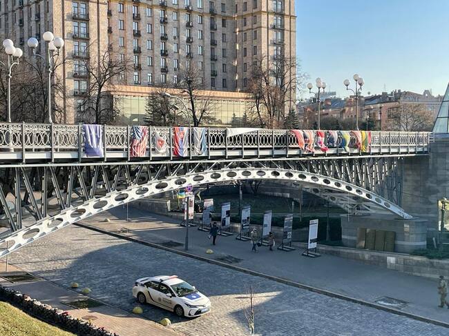 Hay una tensa calma en la capital ucraniana Kiev la víspera del primer aniversario de la invasión rusa.