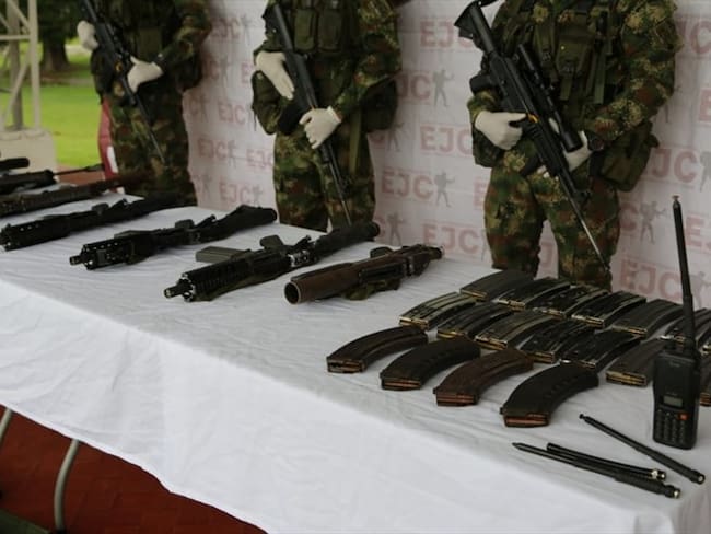 En medio de la operación, las autoridades incautaron material de guerra e intendencia . Foto: Ejército
