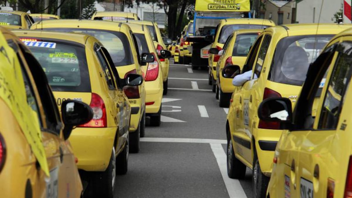 ¿Otra vez llamado a los bloqueos? Habla Hugo Ospina, líder de los taxistas