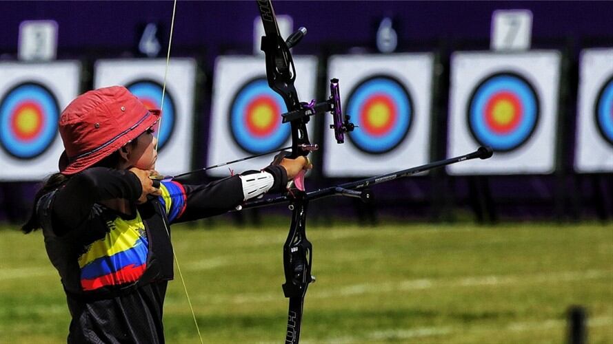 Arquera colombiana Valentina Acosta. Foto: Twitter: Comité Olimpico Colombiano