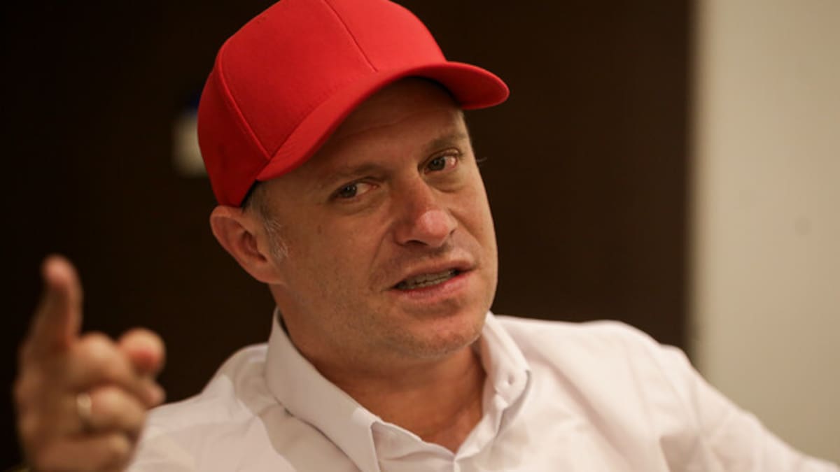 Héctor Olimpo Espinosa tendrá coaval del Partido Liberal para la consulta interpartidista