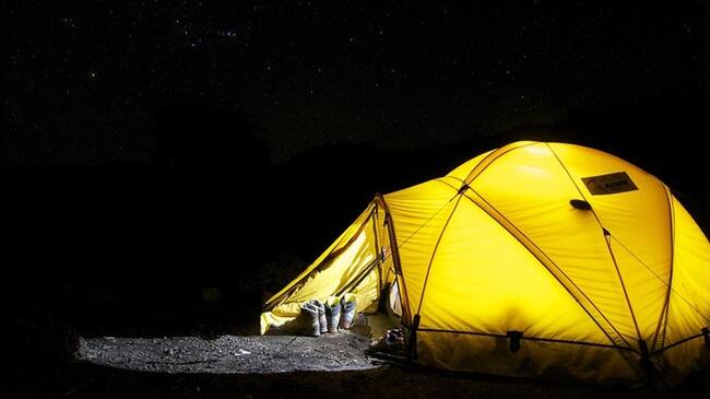 ¿Por qué ir de camping puede ayudar con tus problemas de sueño?. Foto: Pixabay.com
